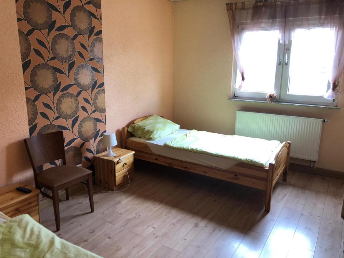 Monteurunterkunft Oberhausen-Rheinhausen Ngoại thất bức ảnh